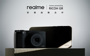 真我GT8 Pro主攝，首個(gè)通過(guò)理光GR光學(xué)標(biāo)準(zhǔn)認(rèn)證的手機(jī)鏡頭