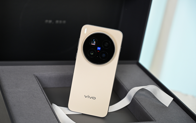 vivo X300 Pro首發上手體驗，除了性能、影像升級，系統的驚喜更大！   